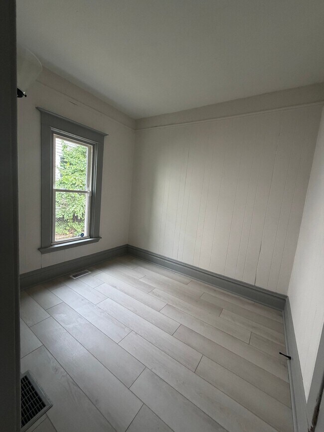 Foto del edificio - 952 Logan St SE