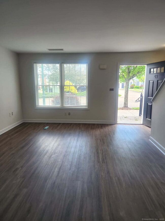 Building Photo - 70 Fairgate Dr