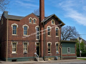 Building Photo - 415 N Main St