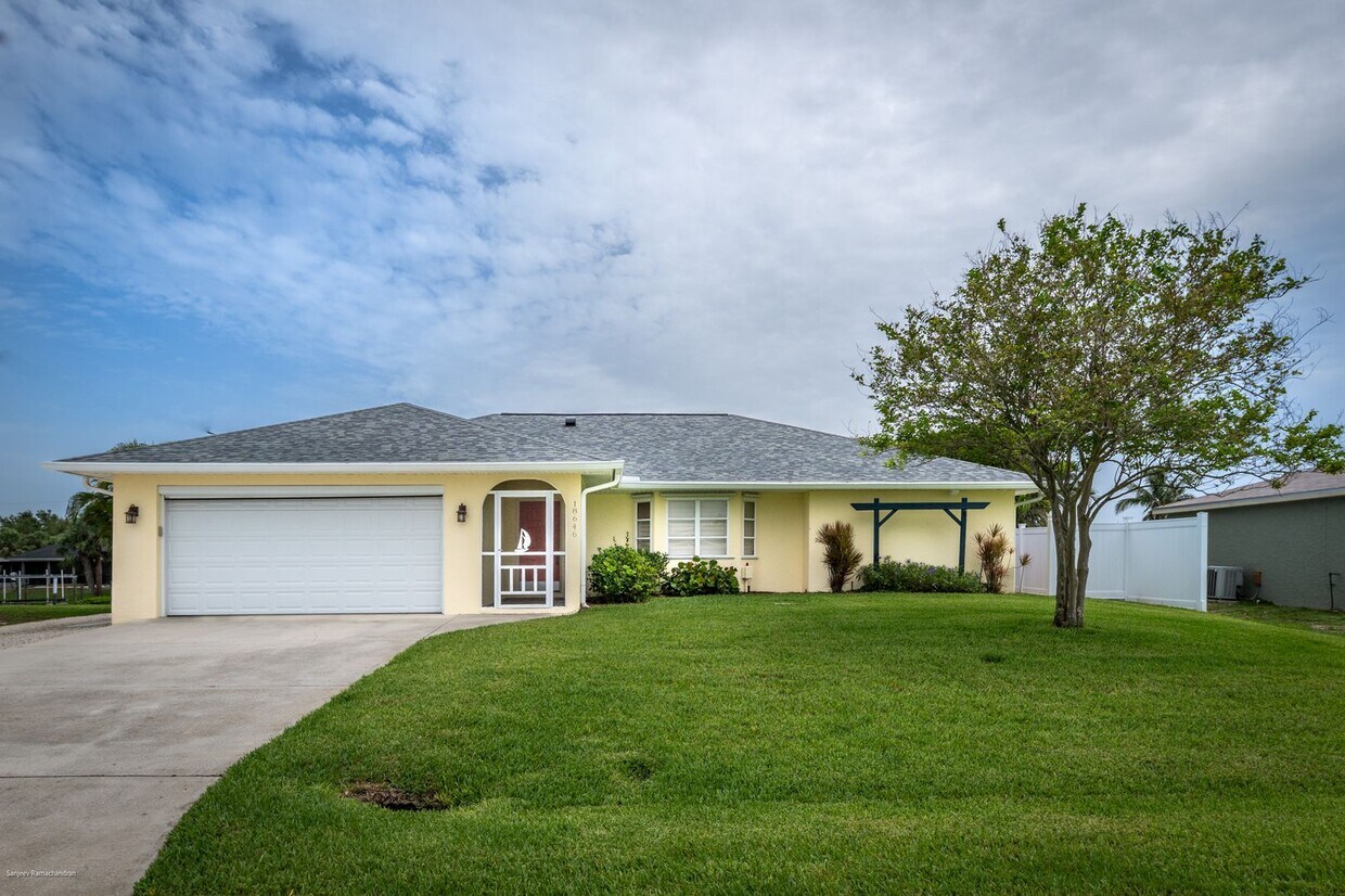 Foto principal - QUINTESSENTIAL EXECUTIVE HOME WITH SAILBOA...
