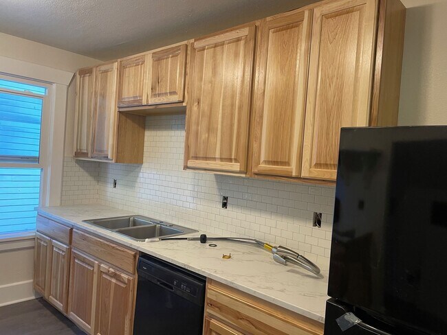 Foto del edificio - 717 N Forest St