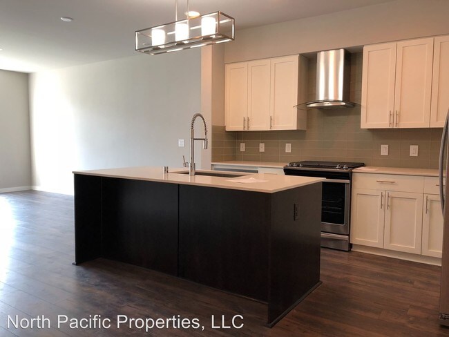 Foto del edificio - 5 br, 3 bath House - 1562 139th Lane NE