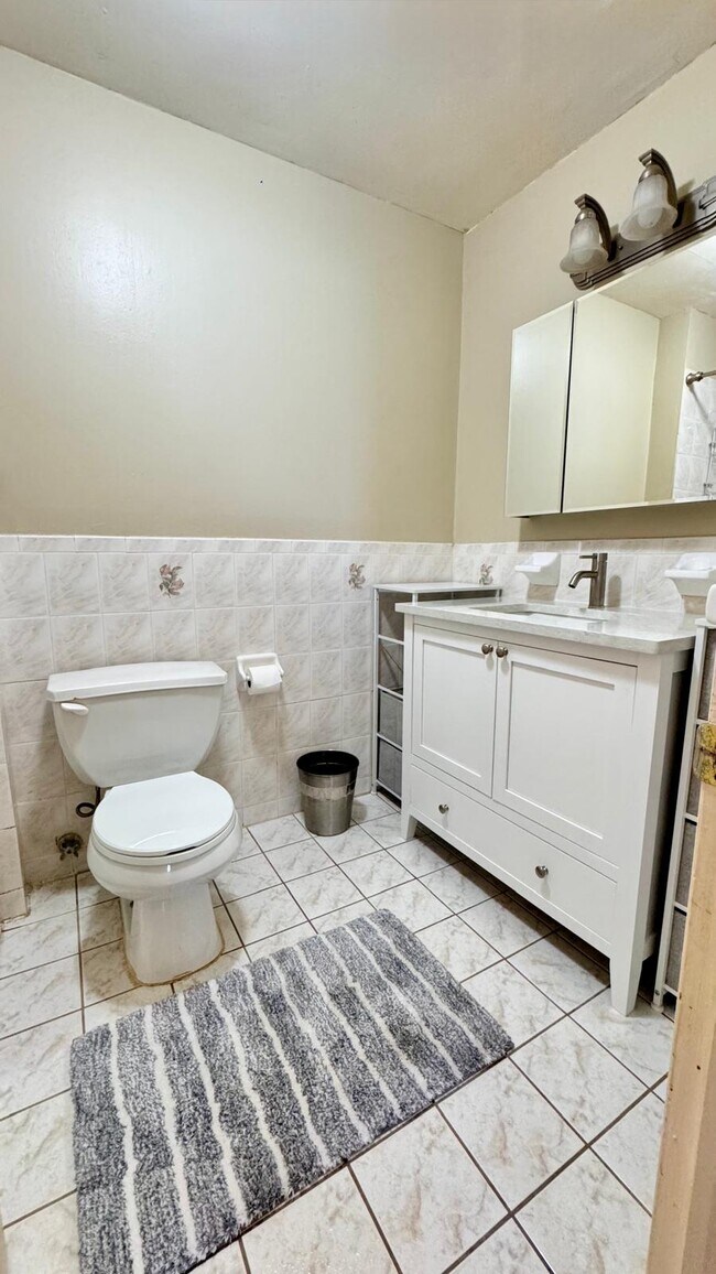 Foto del edificio - 1463 E 103rd St