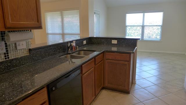 Building Photo - 529 Laredo Dr