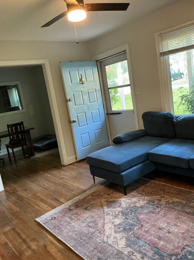 Foto del edificio - 2 Bedroom / One bathroom house!