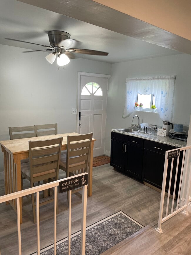 eat-in kitchen - 17760 SW 112th Ct