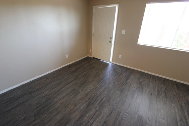 Foto del edificio - 9230 N 6th St