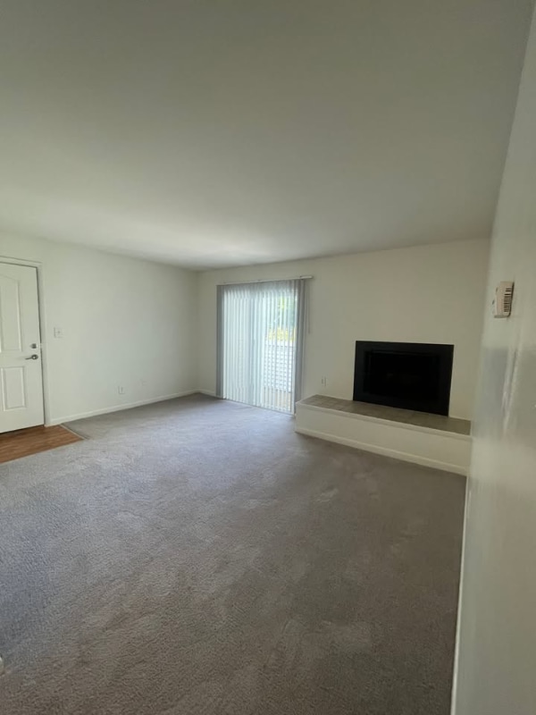 Foto del edificio - 600 Reusens Rd