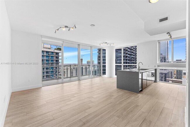 Building Photo - 1080 Brickell Ave