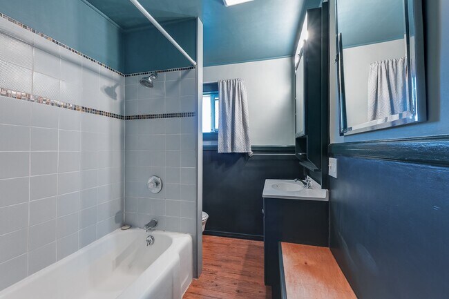 Foto del edificio - Charming 3 Bed 2 Bath Piedmont Rental Home