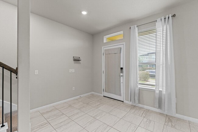 Foto del edificio - 8809A Whitter Dr