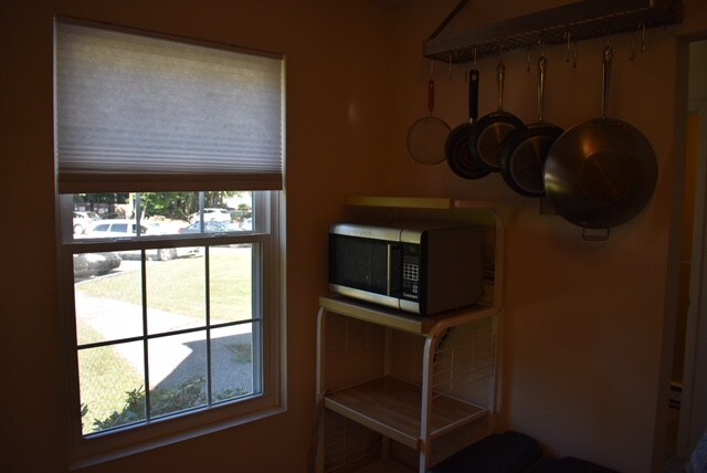 Kitchen - 745 Merrow Rd