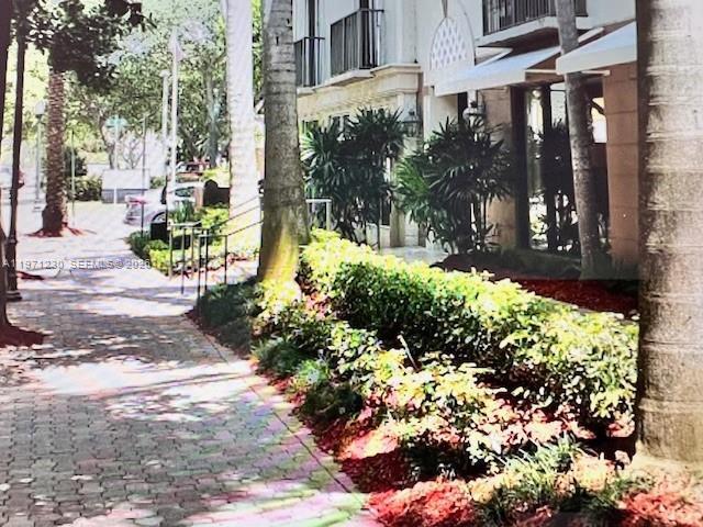 Building Photo - 1900 Van Buren St