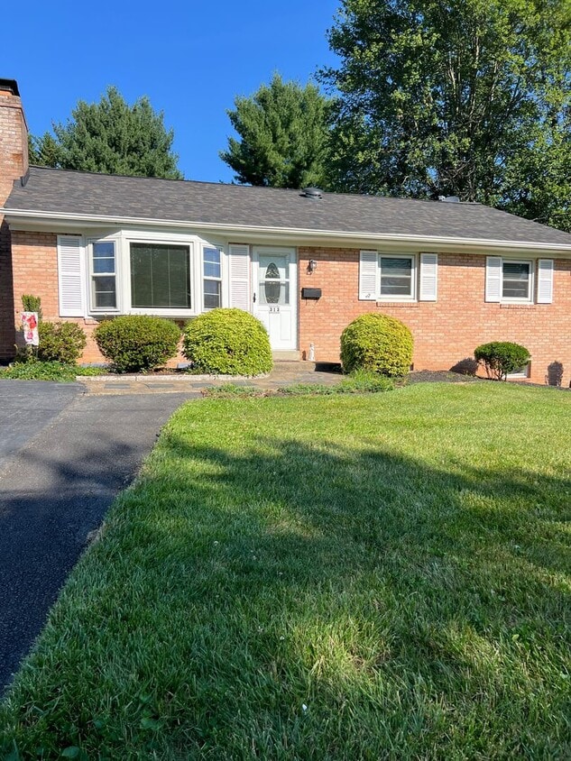 Primary Photo - Delightful Rambler with Finished Basement