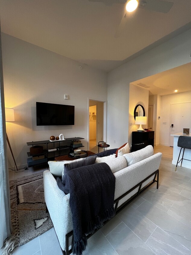 Primary Photo - 79 NW 31st St