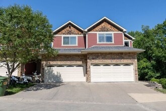 Building Photo - 18 Hidden Meadow Ln