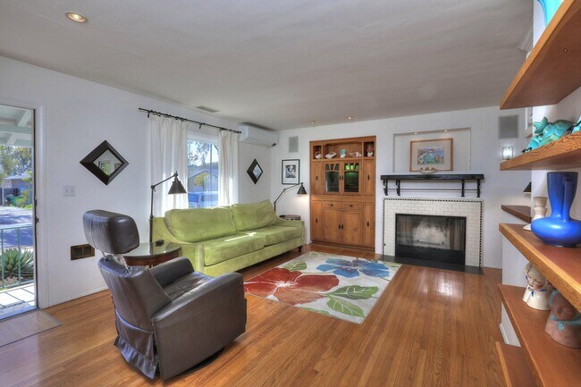 Foto del edificio - 802 Kentia Ave