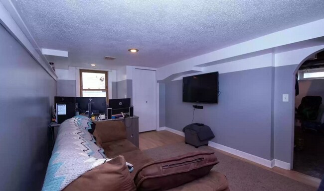 Foto del edificio - Charming Home in Heart of Rock Island
