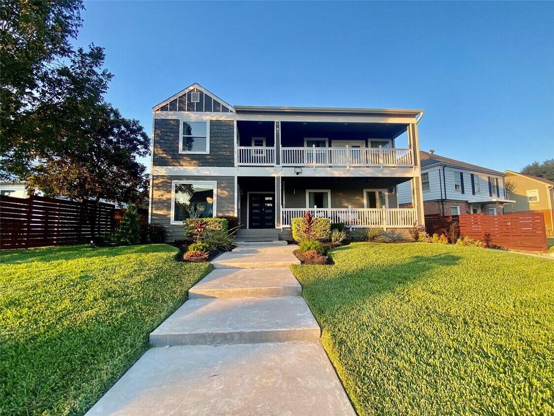 Foto principal - 3359 Ozark St