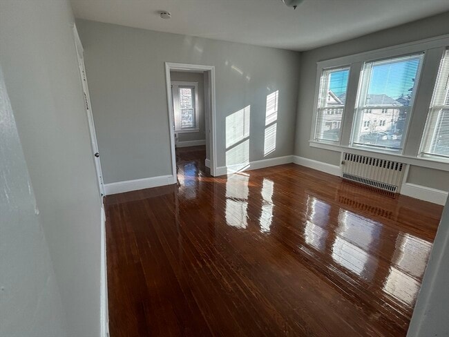 Building Photo - 21 Carney St