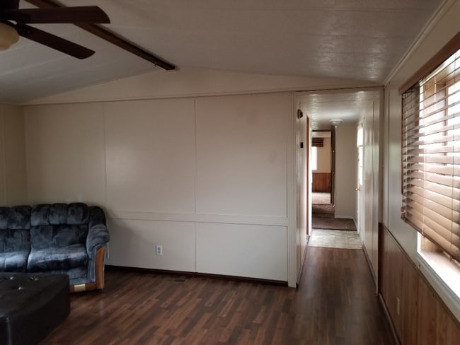 Foto del edificio - 409 N Cedar St