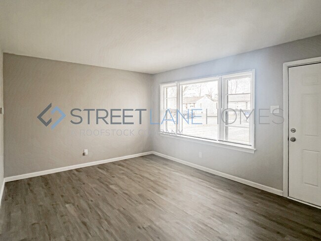 Building Photo - NOW OFFERING $250 OFF FIRST FULL MONTH IF ...