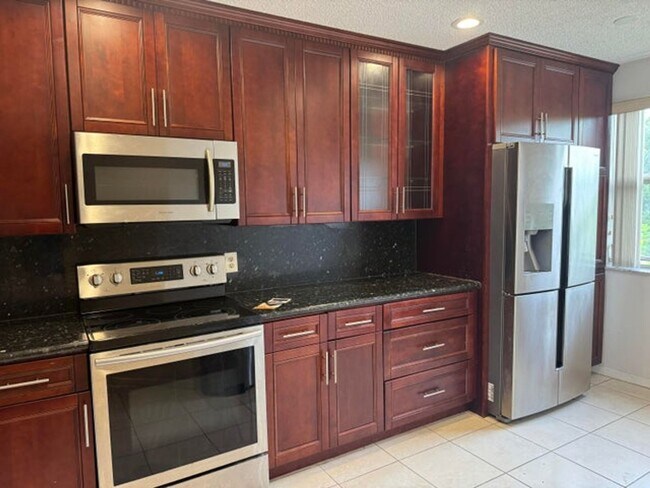 Foto del edificio - 8781 Wiles Rd