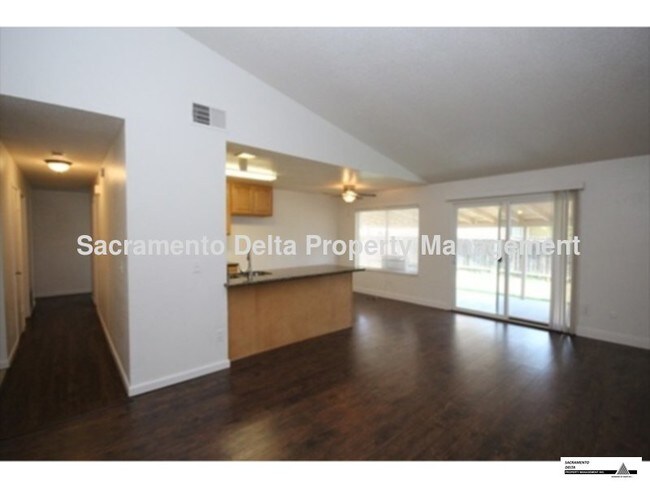 Foto del edificio - 8117 Steinbeck Way