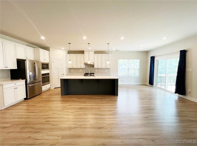 Foto del edificio - 6331 Sagamore Way