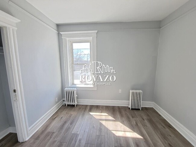 Building Photo - 16 Duryea St