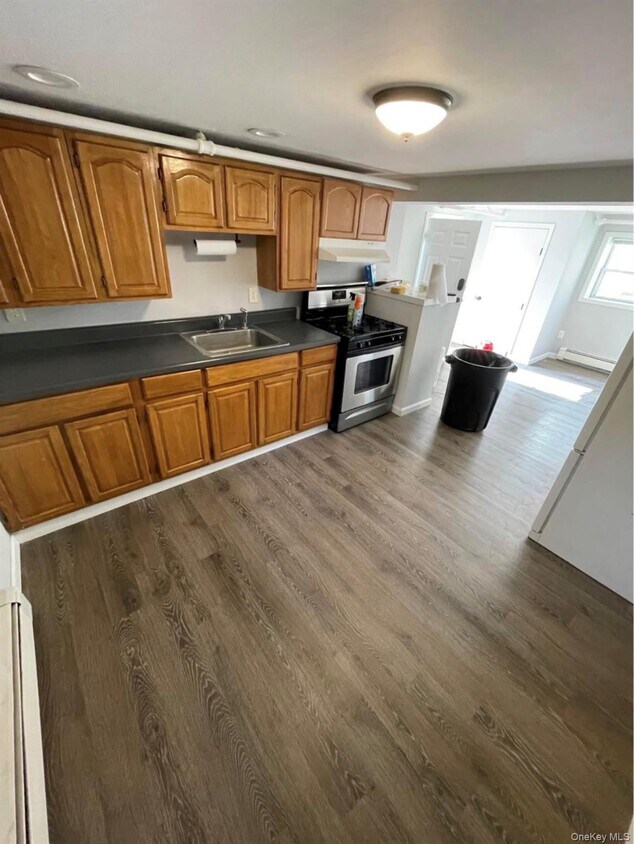 Foto principal - 15 Hawthorne Ave