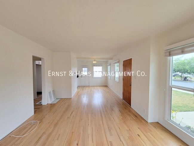 Foto del edificio - 3102 Ocana Ave