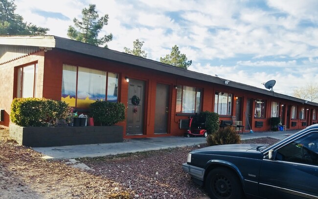 Building Photo - 2951 N Rancho Dr