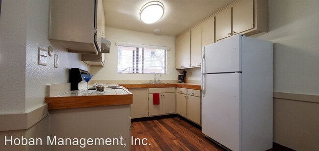 Building Photo - 1043 S Sunshine Ave