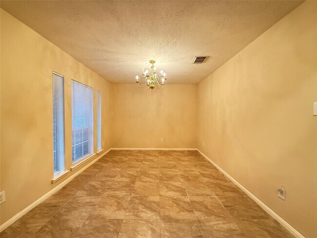 Foto del edificio - 12811 Mills Breeze Dr