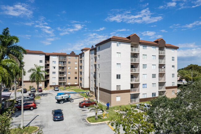 Building Photo - Kendall Lakes Towers