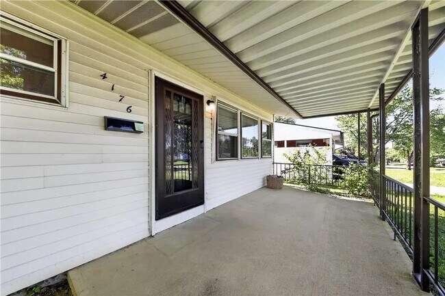 Foto del edificio - 4176 Mapleleaf Dr