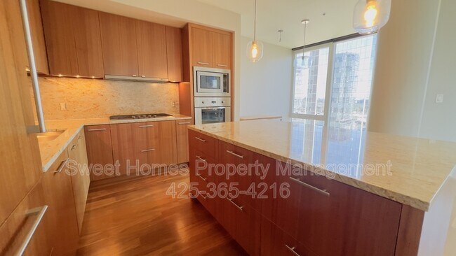 Foto del edificio - 500 106th Ave NE