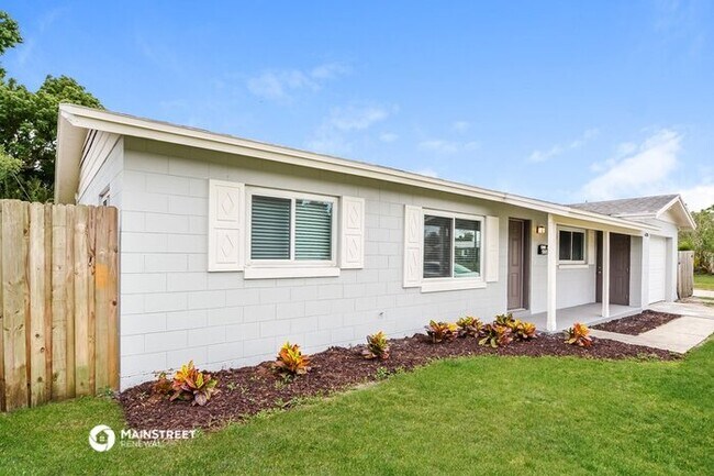 Building Photo - 6310 Lido Ct