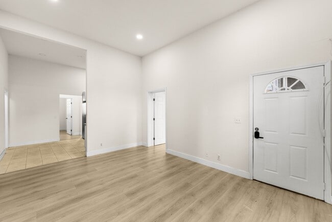 Foto del edificio - 1331-1333 S Park Ave
