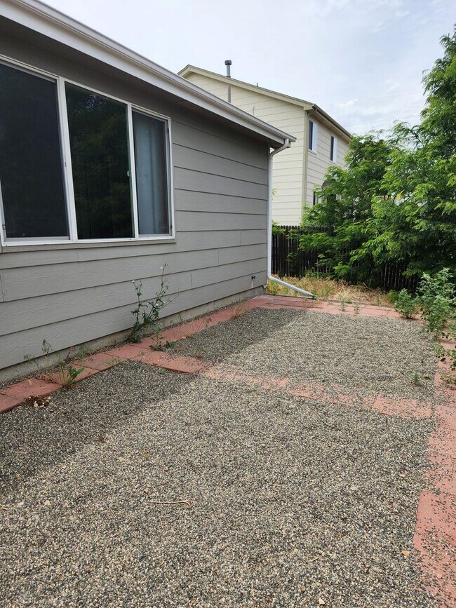 Foto del edificio - 3 Bedroom 2 full bathrooms in Brighton