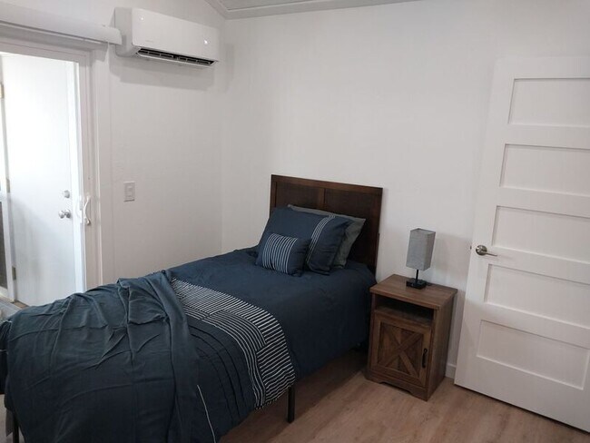 Foto del edificio - 720 Pritchett Ln