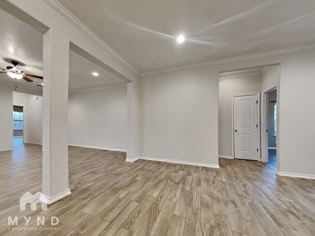 Foto del edificio - 3638 Lydia St