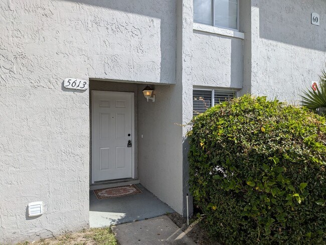 Foto del edificio - First Floor Condo at Pine Shadows Condominiums in Orlando