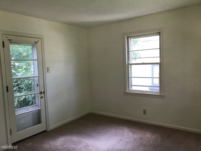 Building Photo - 3 br, 2 bath House - 1812 SW Pembroke Ln