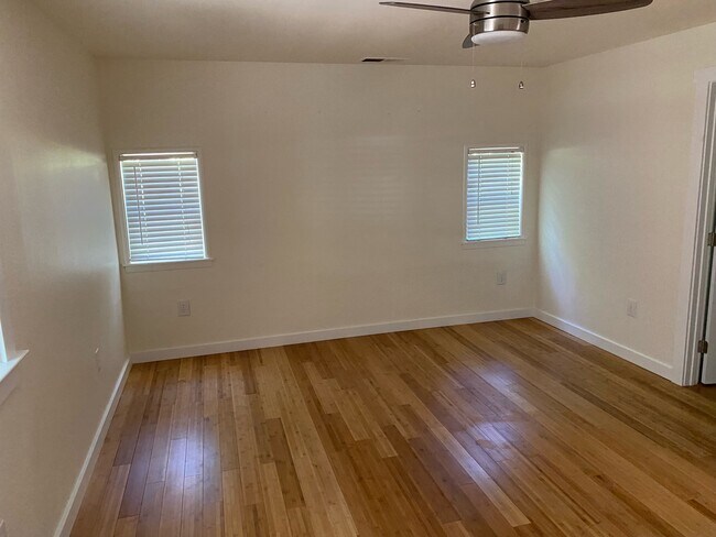 Nuevo dormitorio principal - 1421 N Cherry St