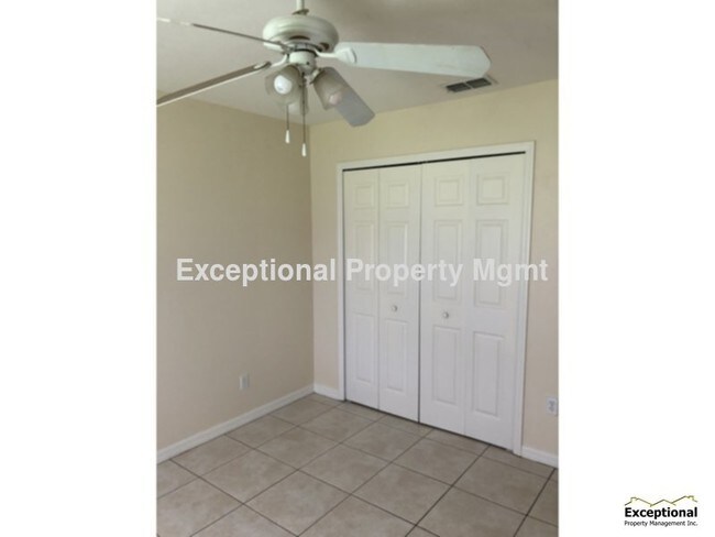 Foto del edificio - Available Beginning Of April!