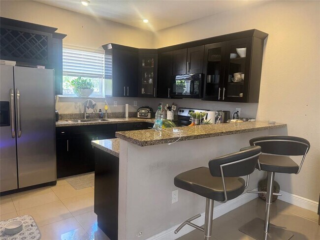 Foto del edificio - 798 NE 43rd St