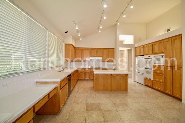 Building Photo - 11426 Legacy Terrace