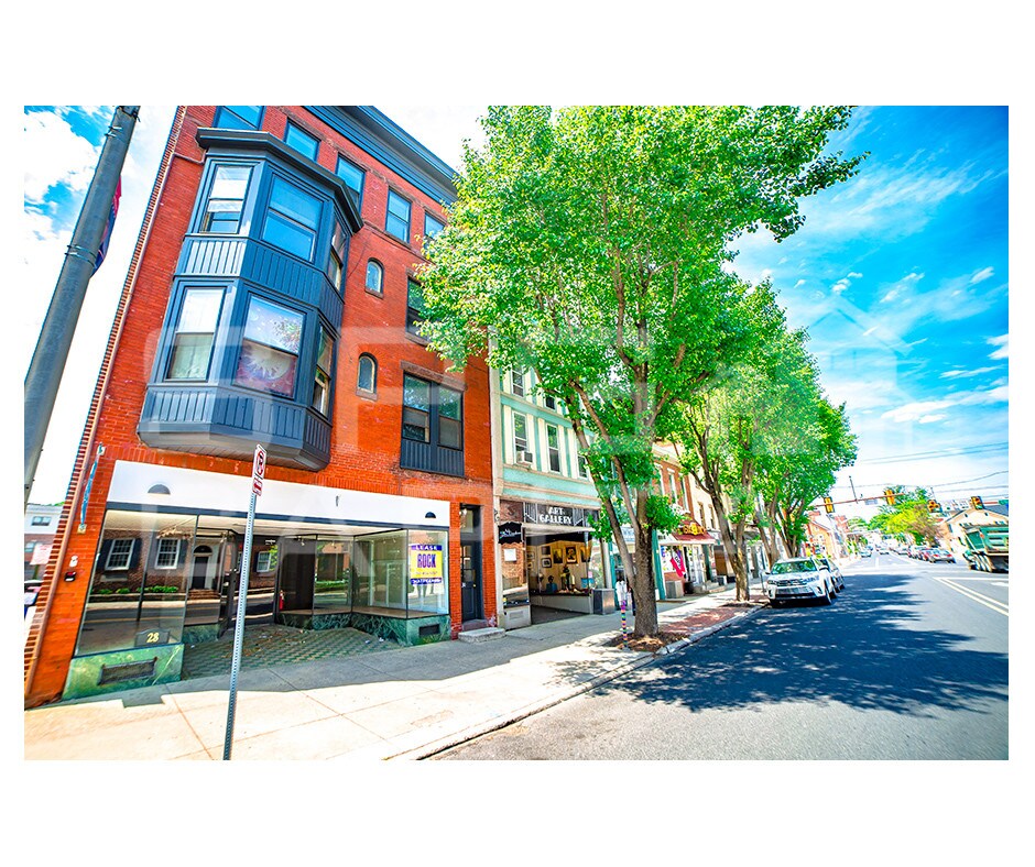 Primary Photo - 28 Carlisle St